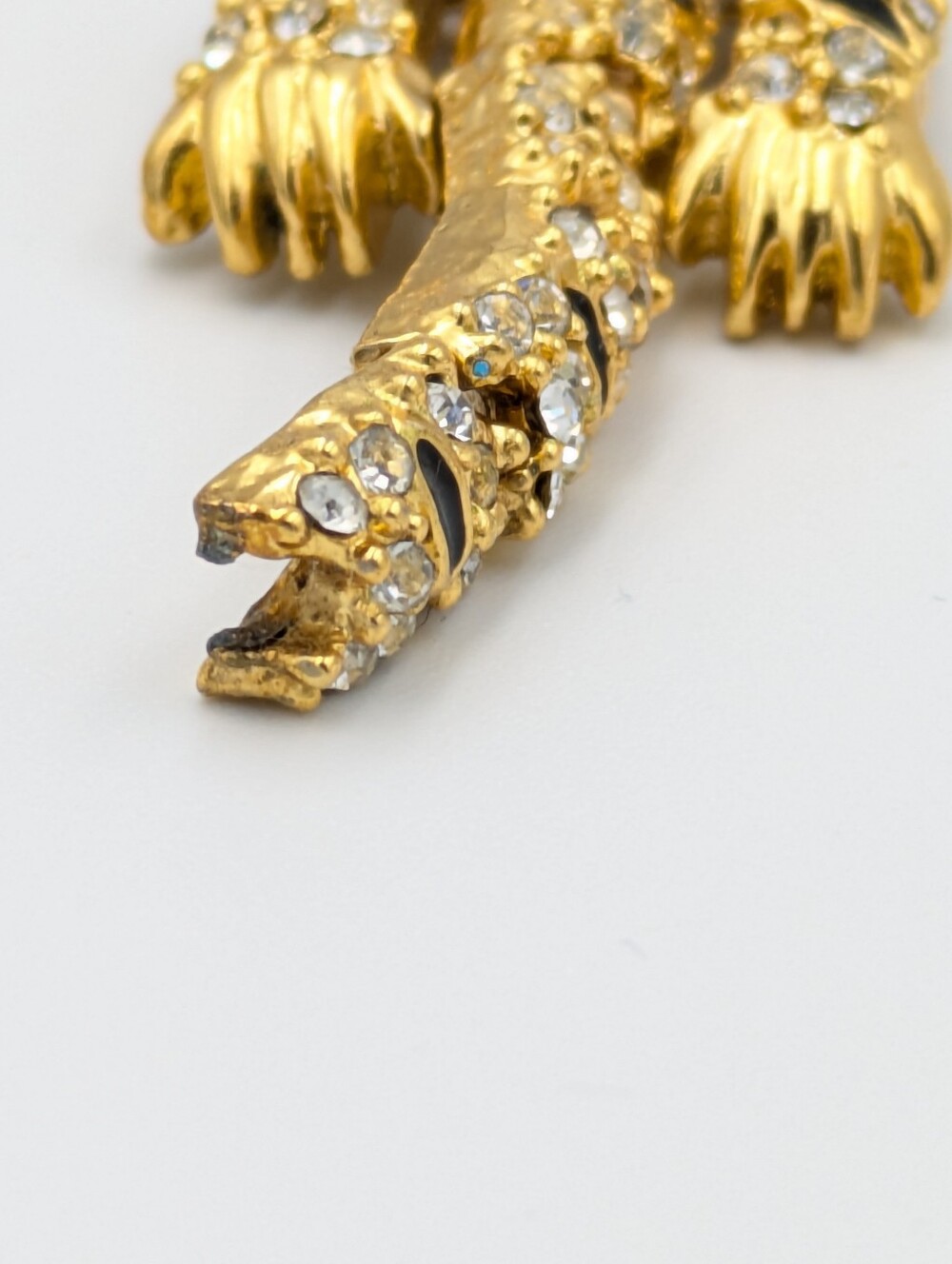 Mixed jewelry lot vintage to modern articulated tiger shoulder brooch, pendants - Picture 8 of 10